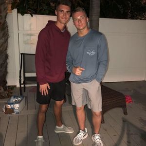 Meet your Posher, Davis